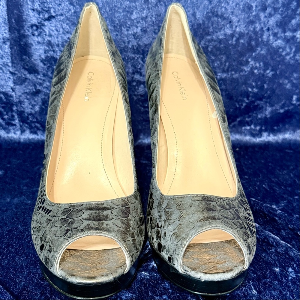 Calvin Klein Sandie Bronze Leather Metallic Snake Stiletto Heels Shoe, 9M-NEW